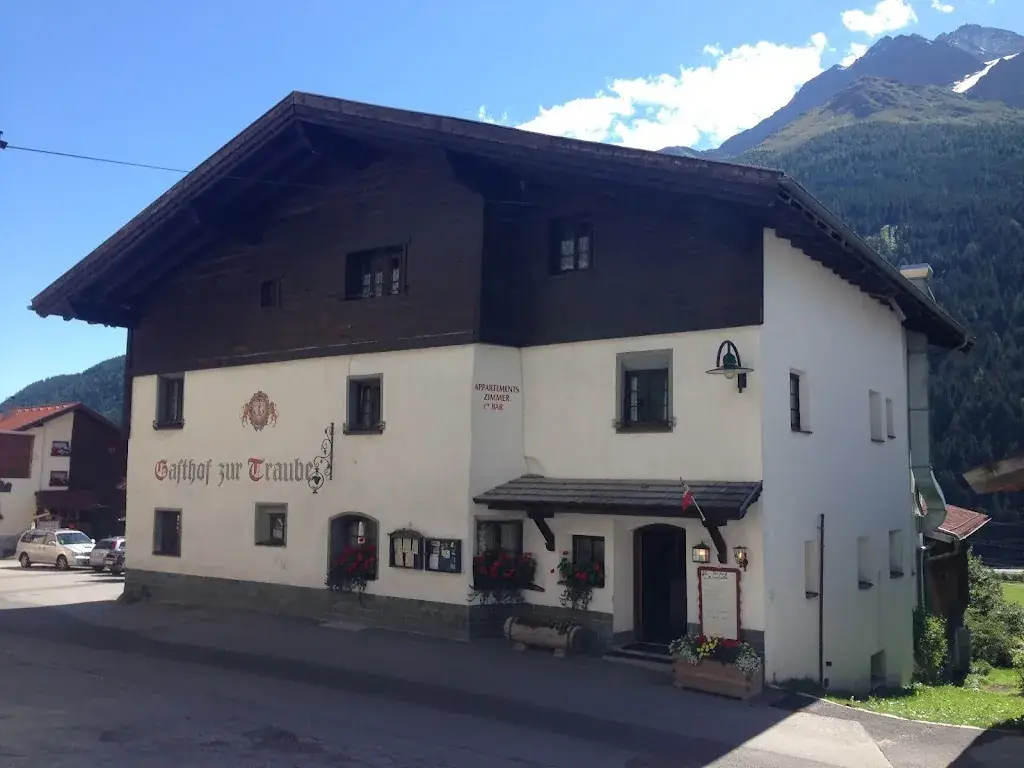 Gasthof zur Traube ristorante a Pettneu