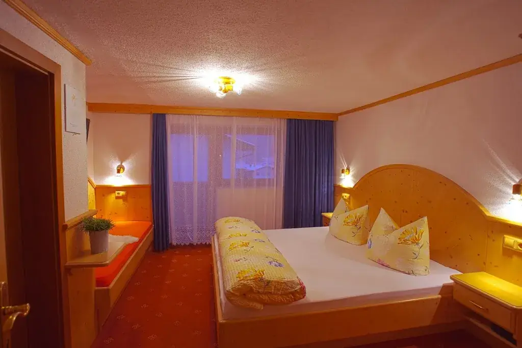 Arlberg Boutique Hotel-Hostel - Cafe & Eatery ristorante a Pettneu