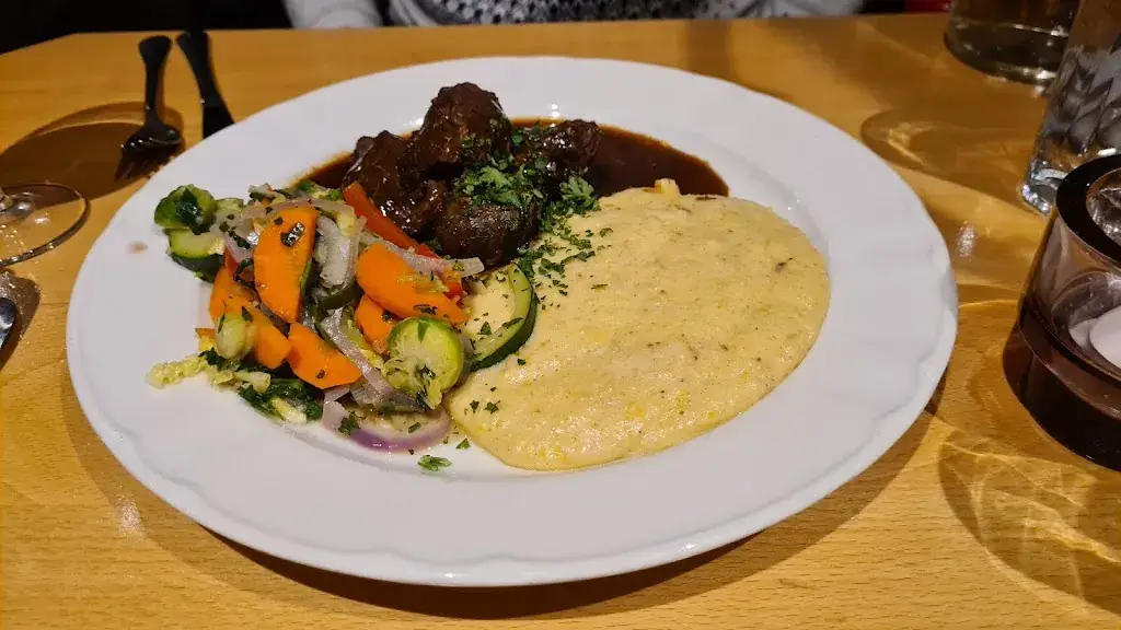 Mark Ford_Restaurant Maximilian_Pettneu_review