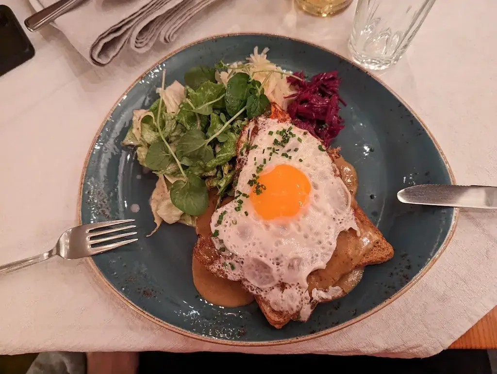 Peter Benc_Gasthof-Pension Grünwald_Dellach_avis