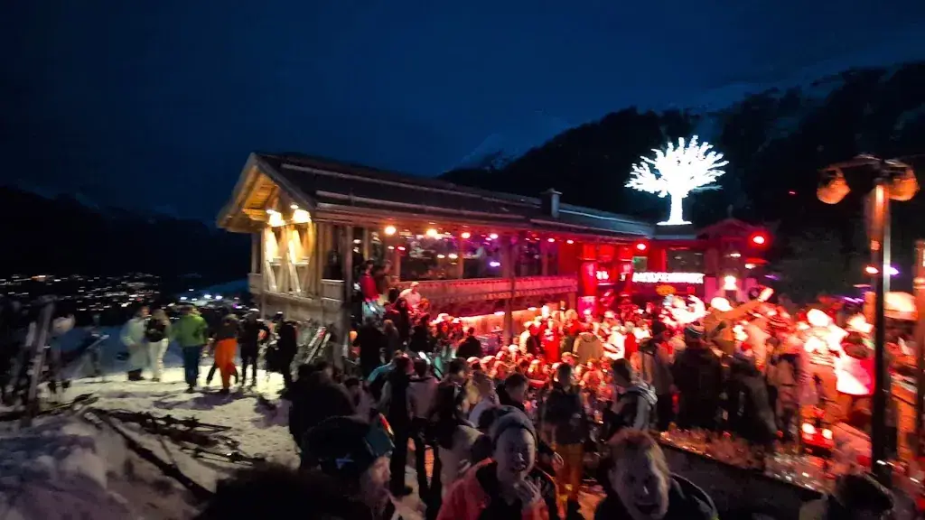 Travel Kwokker_MooserWirt_Pettneu_review