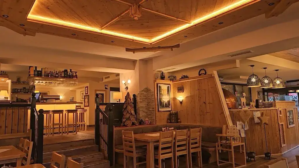 Pizzeria Rustika Ötz_Oetz_slider_image_1