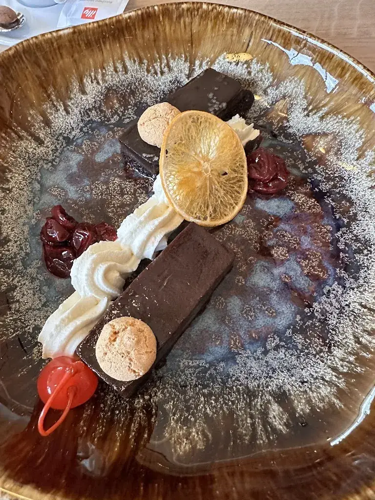 Stefan Frieß_feline_Oetz_review