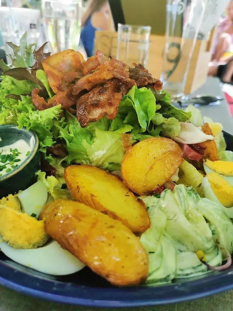 Dunja Huber_Gasthaus Seehäusl_Oetz_avis