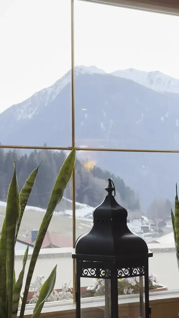 Dragomir-Filimonescu Sergiu_Gasthof Alpenblick_Pians_recensione