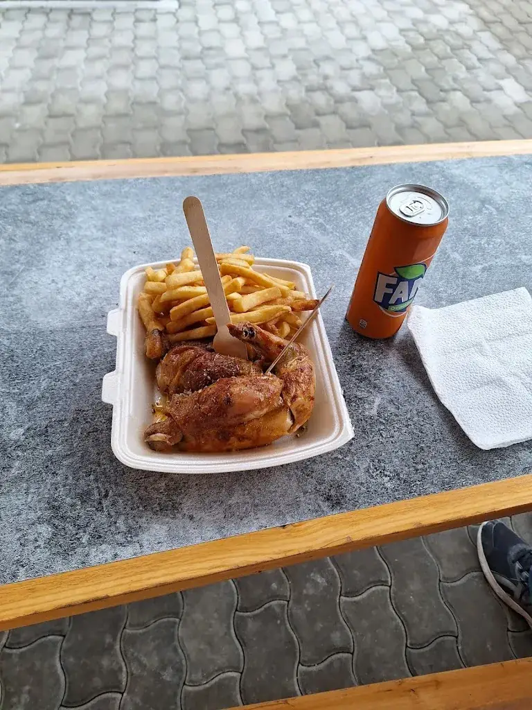 Menu_Baschi’s Grillhendl_Pill_image_3