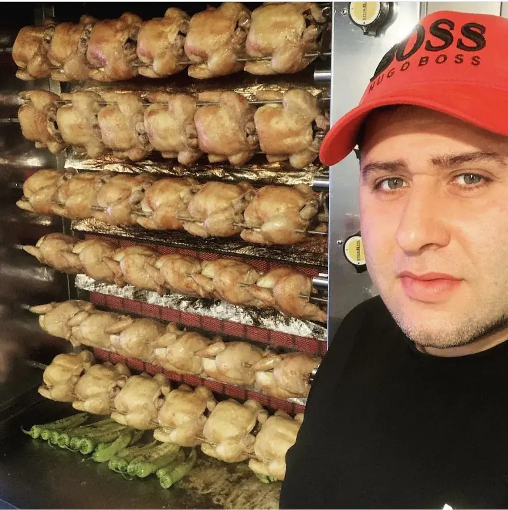 Menu_Baschi’s Grillhendl_Pill_image_8