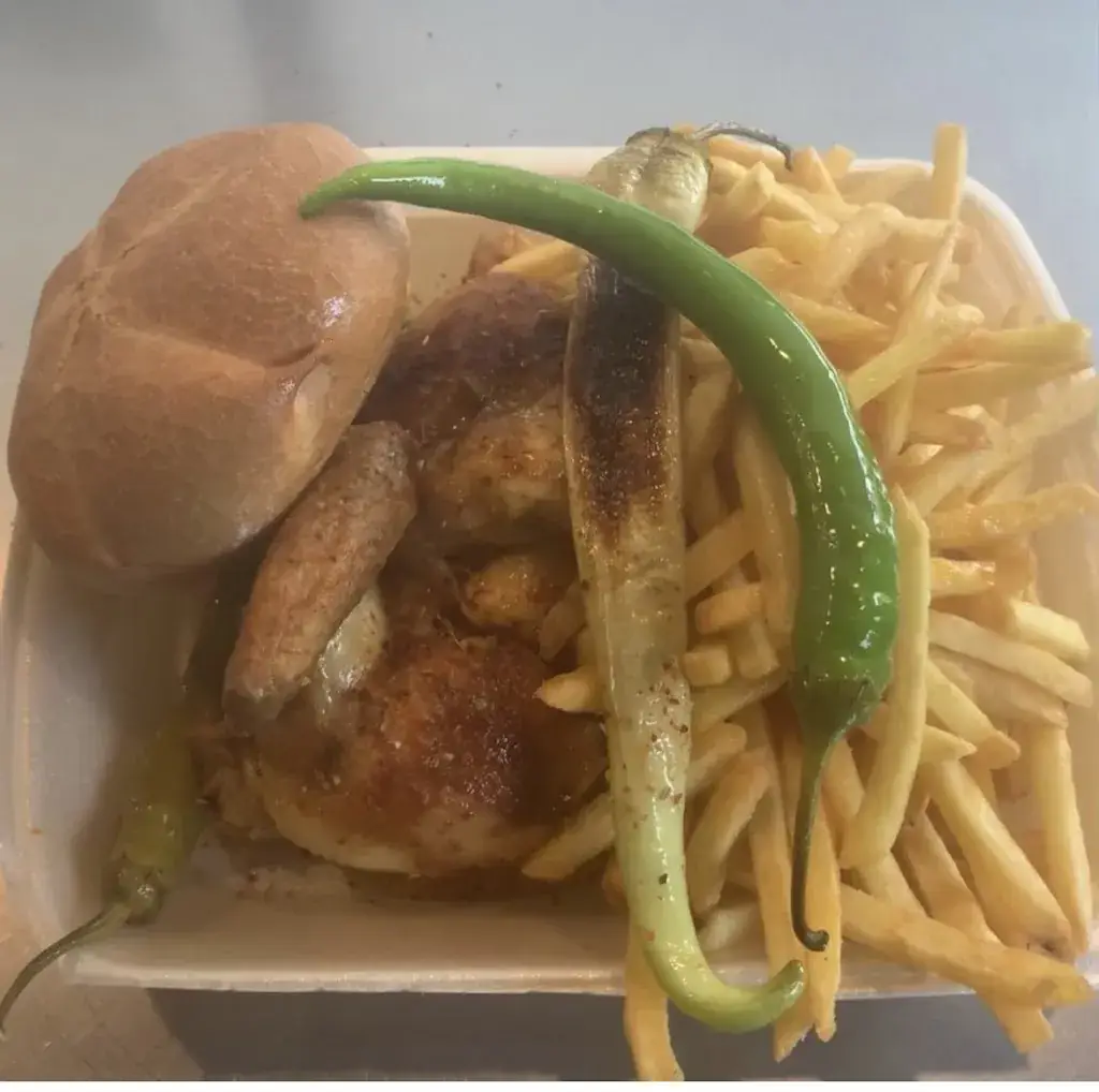 Menu_Baschi’s Grillhendl_Pill_image_9