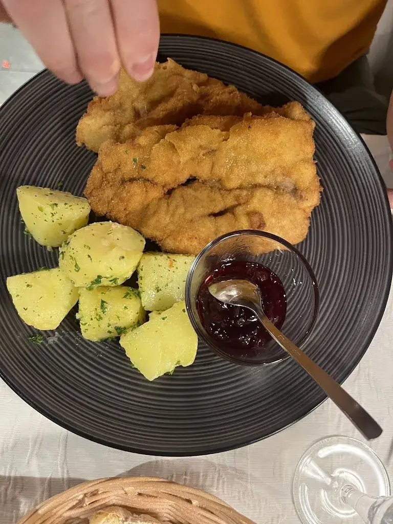 Matt Grasberger_Die Brennerei_Politischer Bezirk Innsbruck Land_avis