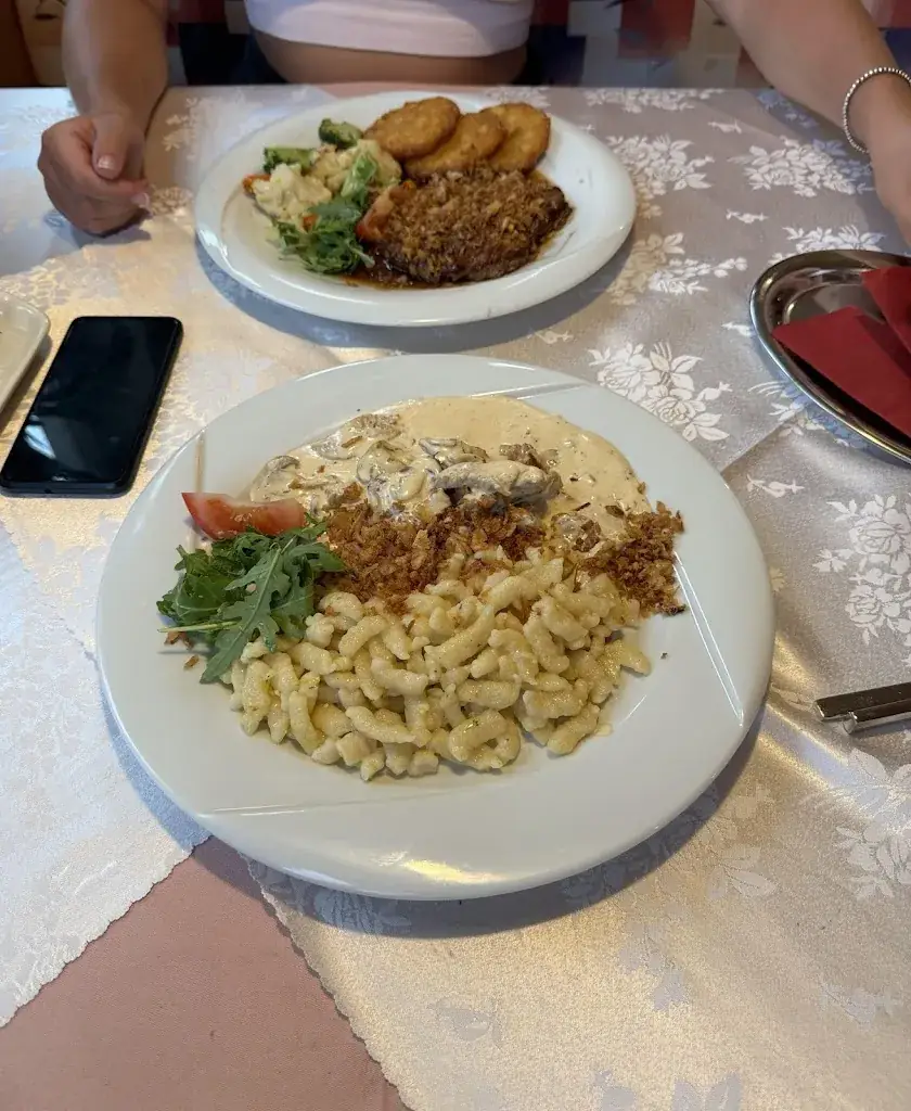 Magdalena Niewczas_Restaurant Pizzeria Thurner_Politischer Bezirk Landeck_review