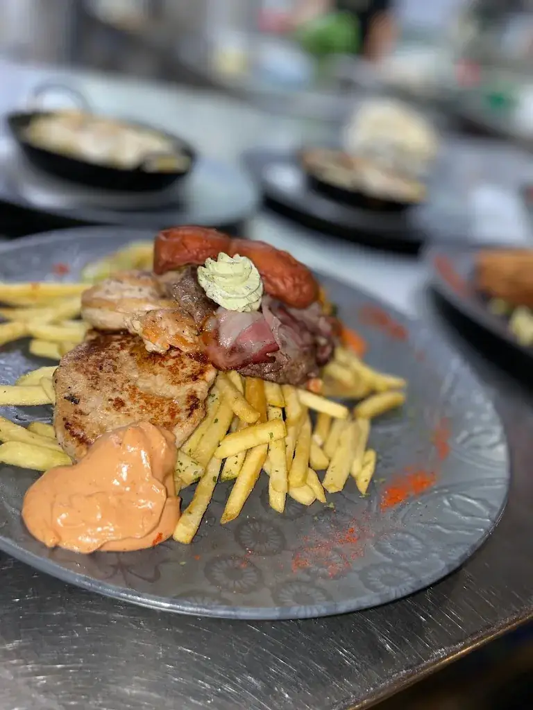 Restaurant Pizzeria Thurner_Politischer Bezirk Landeck_slider_image_2