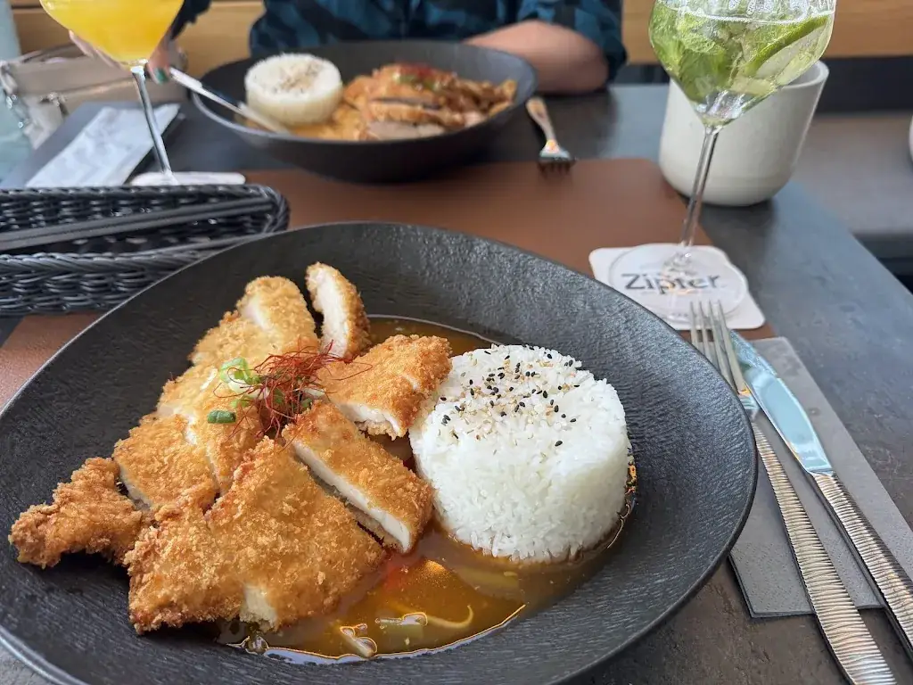 YAMA Asia Fusion Kitchen_Politischer Bezirk Reutte_slider_image_2