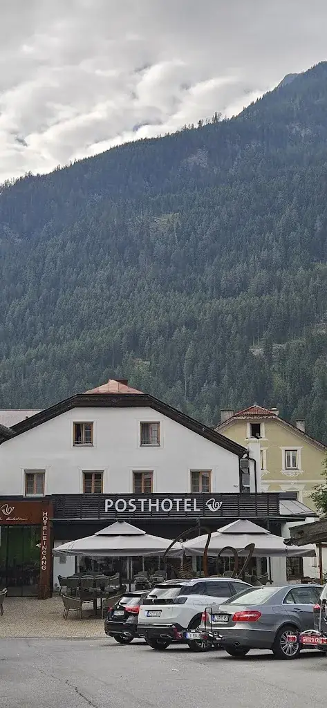 Freundliche Besucherin_Restaurant Zur Post_Pfunds_review