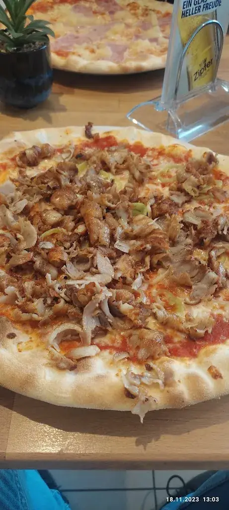 Tomáš Hodermarský_Pfundser Ugis Imbiss_Pfunds_review