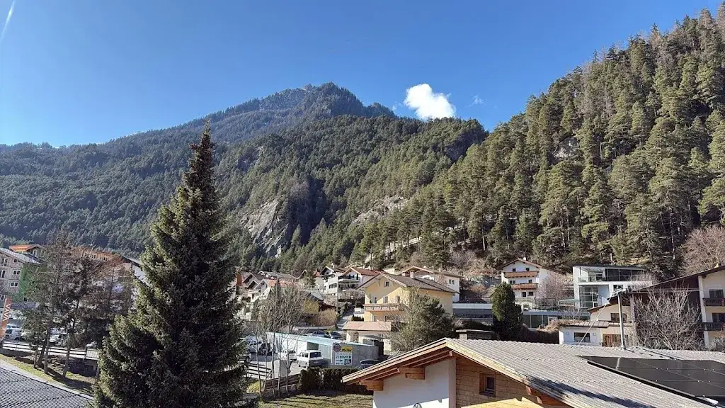 filip kotik_VAYA Pfunds_Pfunds_avis