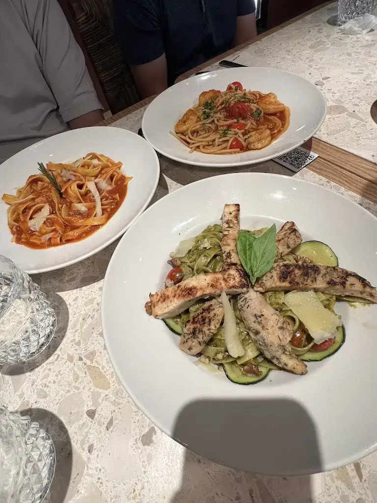 Julianne Nguyen_Oven Mozzarella Prado I Restaurante italiano Madrid_Pradl_avis