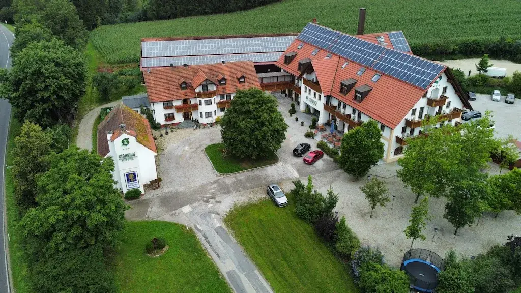 Aaron Ramroth_Hotel Straßhof_Pfaffenhofen_recensione