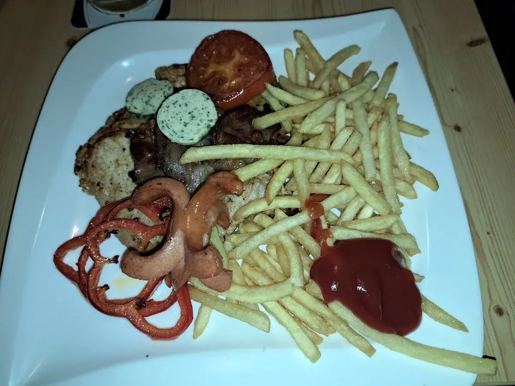 Wikipedia 2.0_Dorfcafe Pizzeria Ranggen_Ranggen_recensione