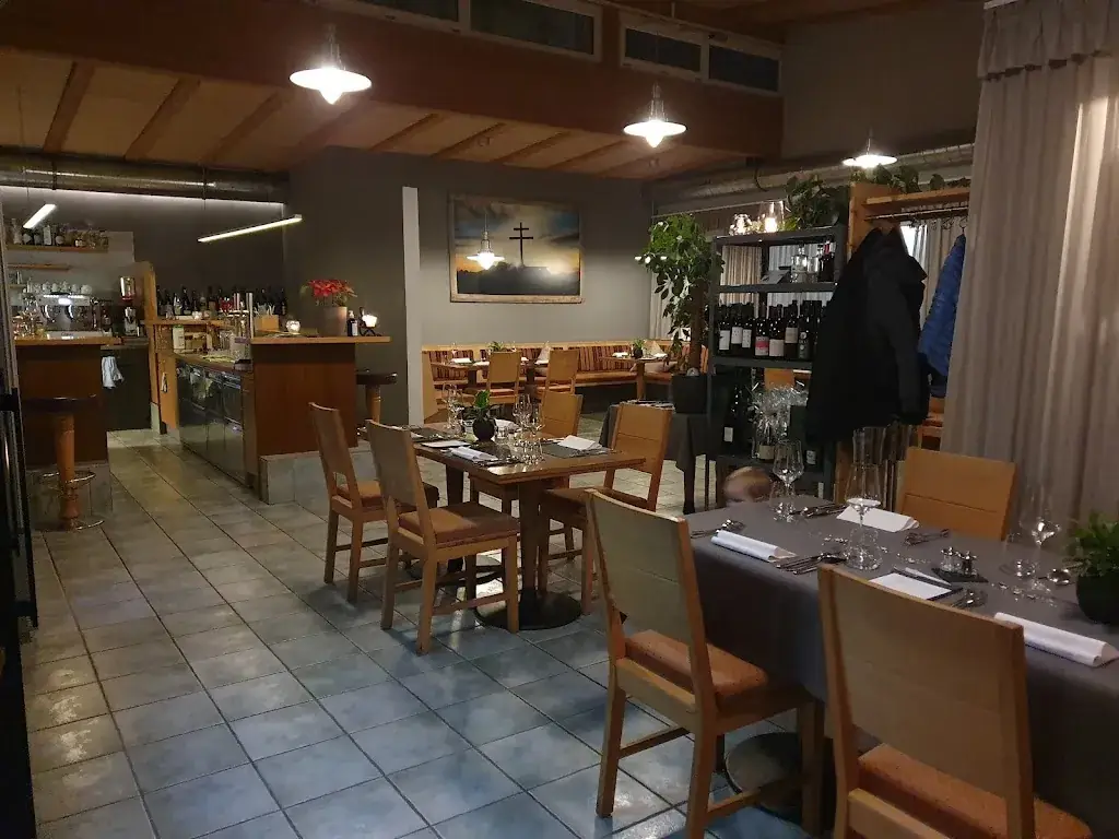 S. achternaam verborgen_Die Weiberleit_Ranggen_recensione