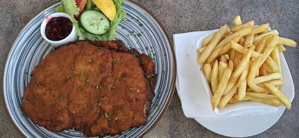 Grillstube Restaurant Pizzeria Roppen_Roppen_slider_image_2