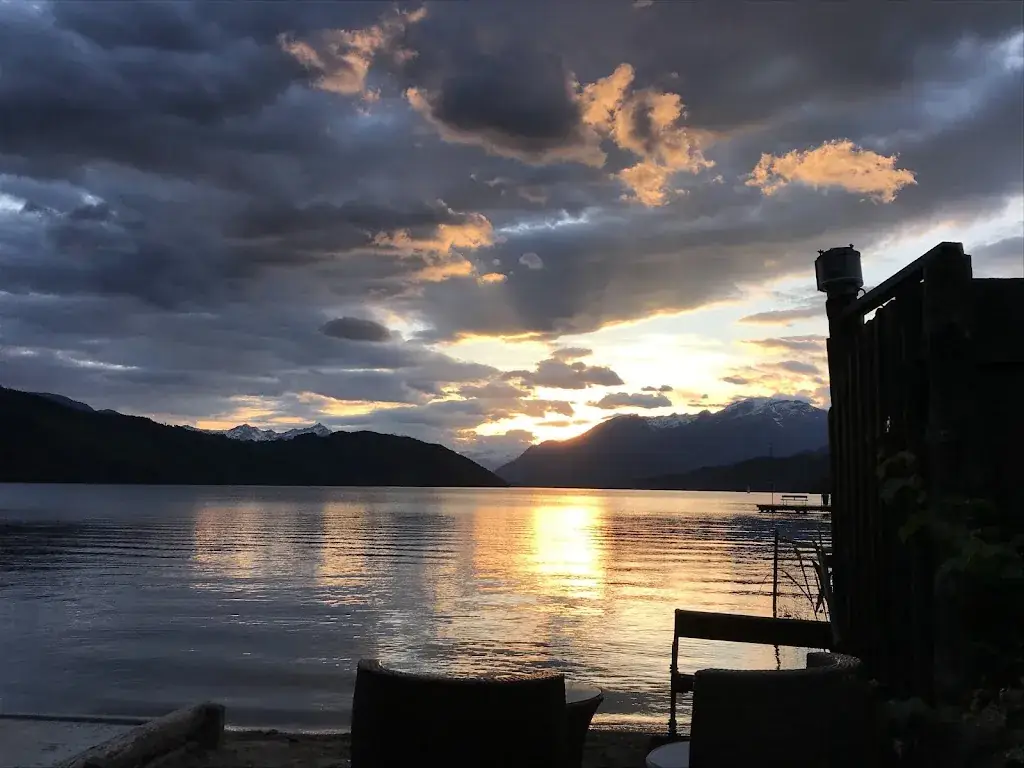 Charles Shelbourne_Charly's Seelounge_Döbriach_avis