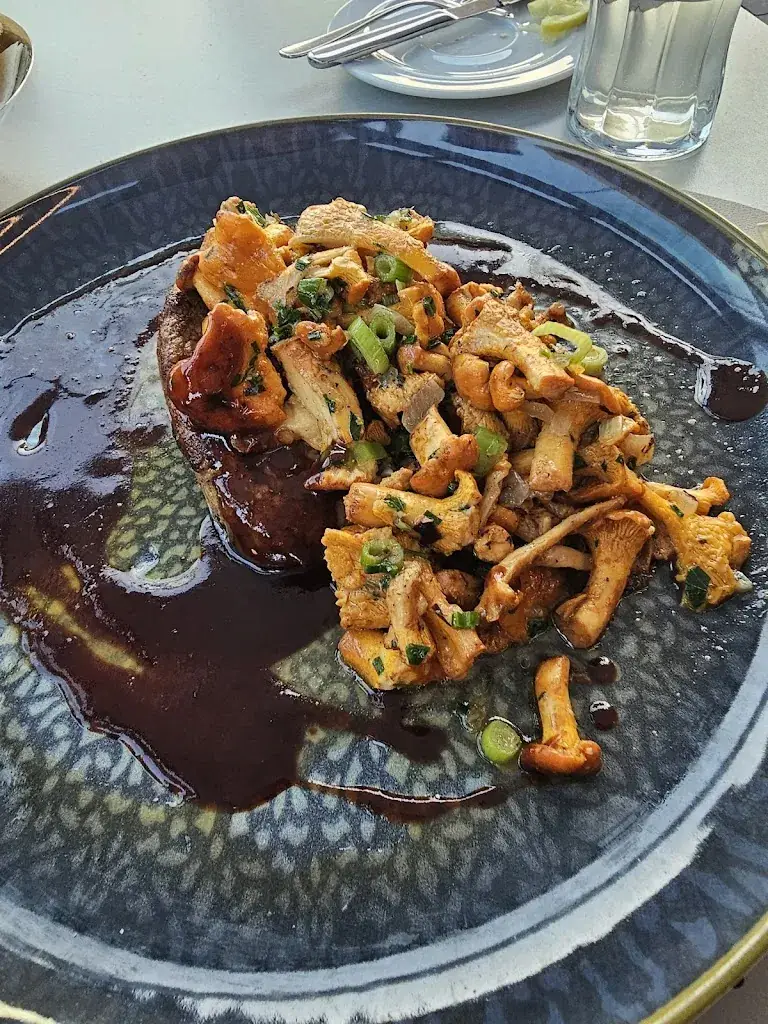 San R._Restaurant & Bar - Strandperle Seefeld | Location für Hochzeiten & Firmenfeiern_Reith bei Seefeld_avis