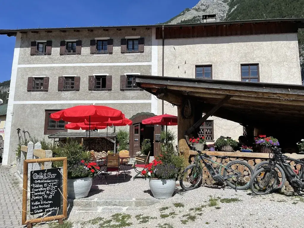 Antik Burg Scharnitz_Scharnitz_slider_image_3