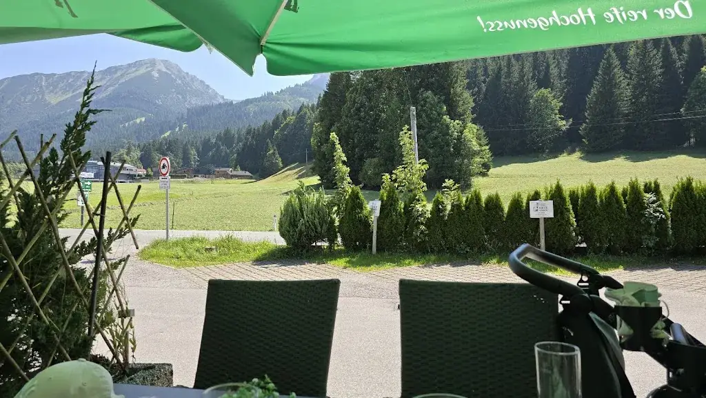 Michael Stichter_Cafe - Restaurant Guthof_Schattwald_review