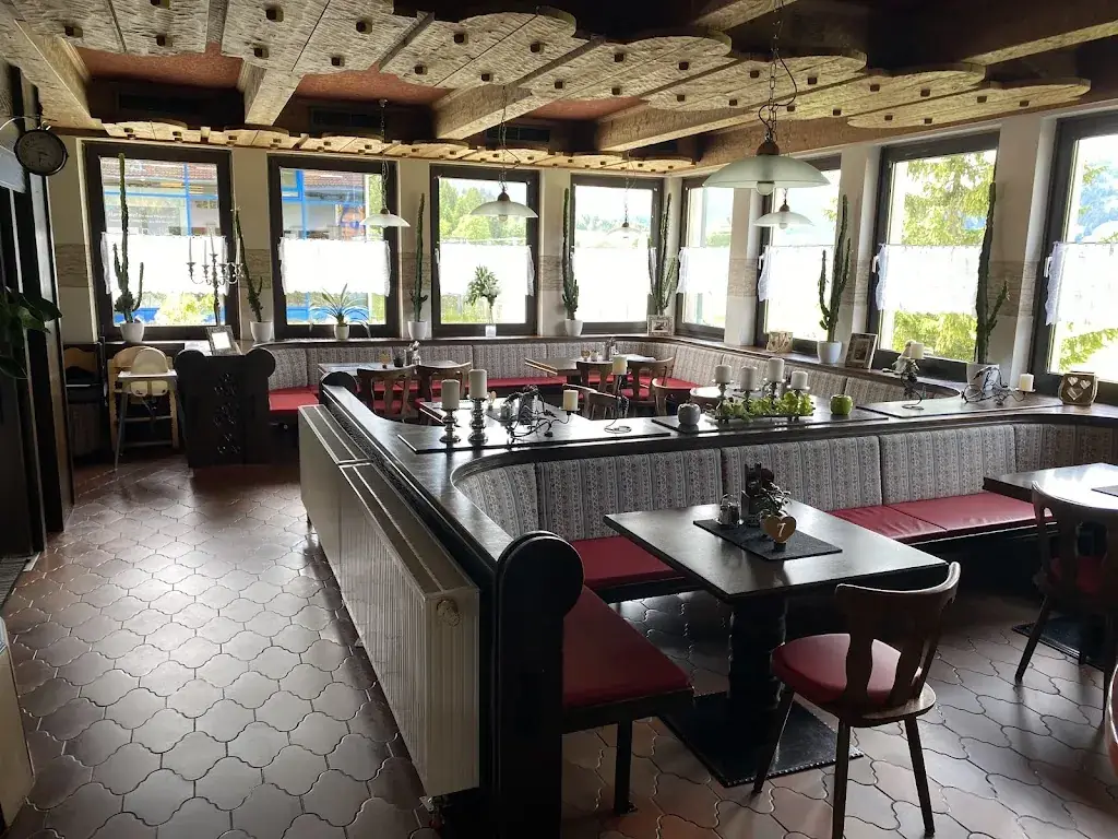 Cafe - Restaurant Guthof_Schattwald_slider_image_1