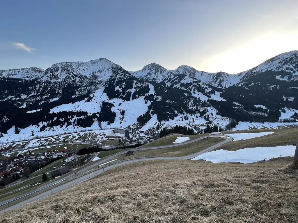 Ellen Boomer_Berghotel & Bergrestaurant Zugspitzblick - Familie Burkert - Tannheimer Tal_Schattwald_avis