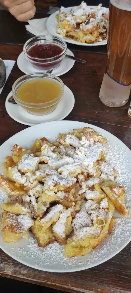 Marusa Ahaj_Jausenstation Alpe-Stalle_Sankt Veit in Defereggen_review