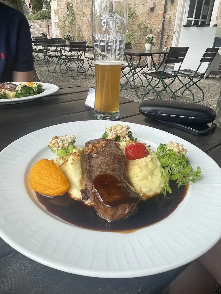 Sandra Ferreira_Gaststätte Schloss Eberstein_Eberstein_avis