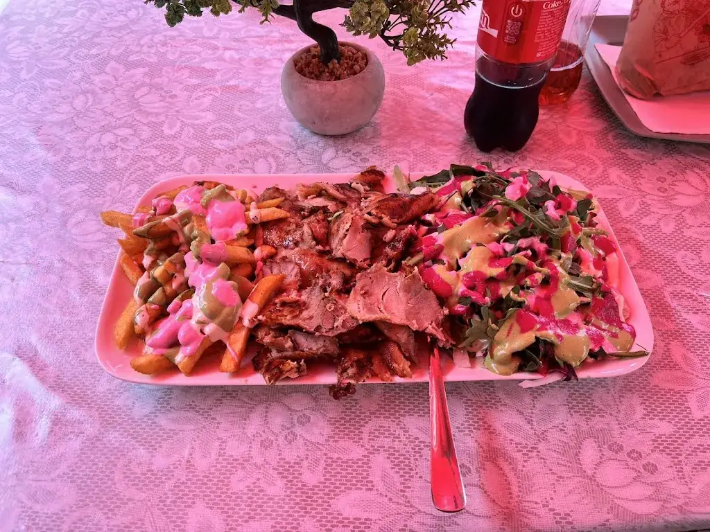 Andi B_Kaiser Imbiss_Scheffau am Wilden Kaiser_avis