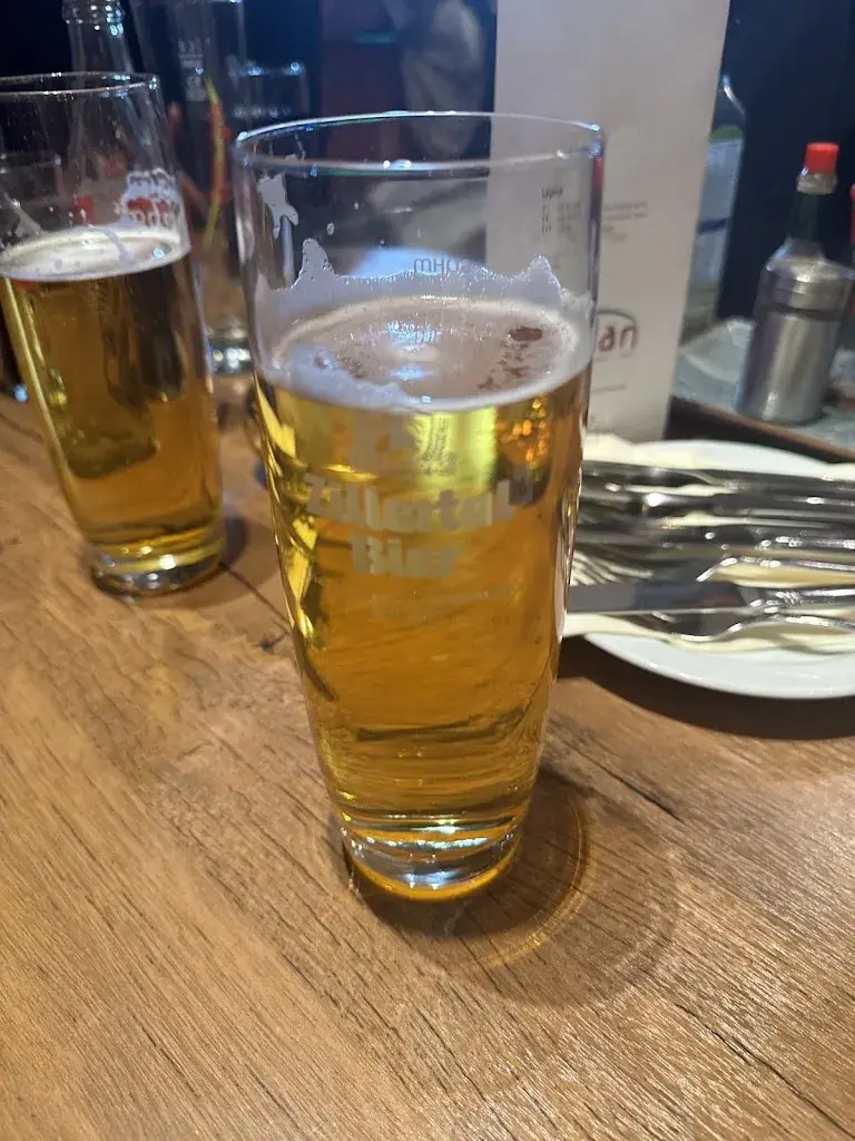 Délano Prins_Hotel Pizzeria Sidan_Schwendau_review