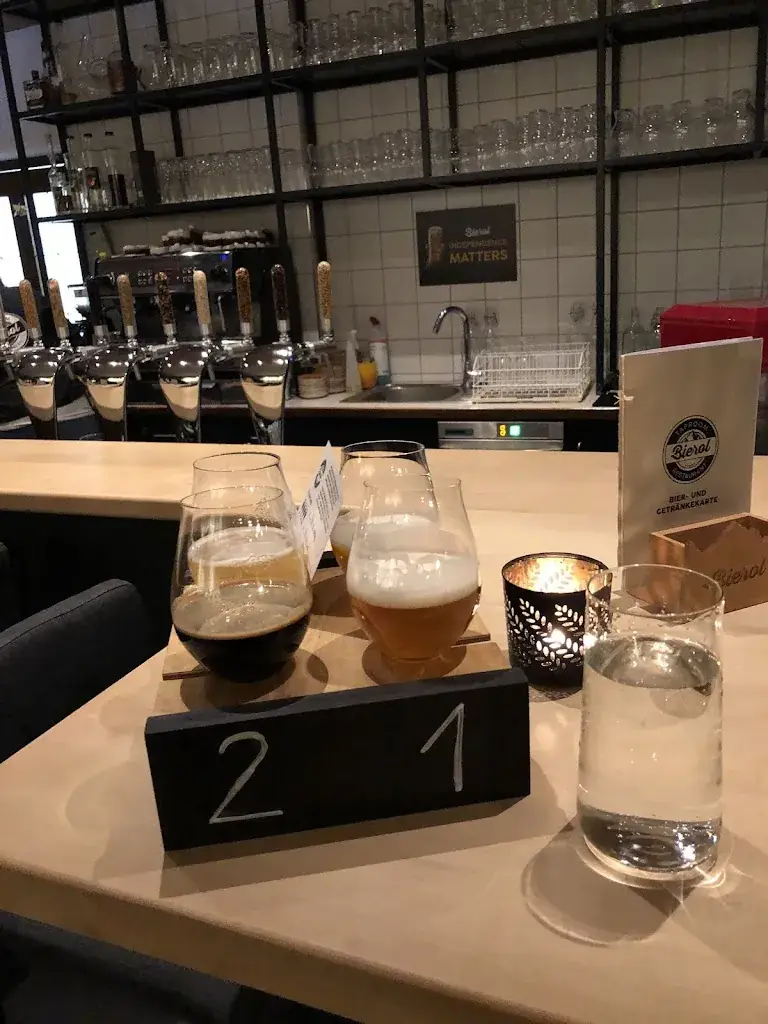 Travis Wannlund_zur LINÄ - Taproom Restaurant_Schwoich_review