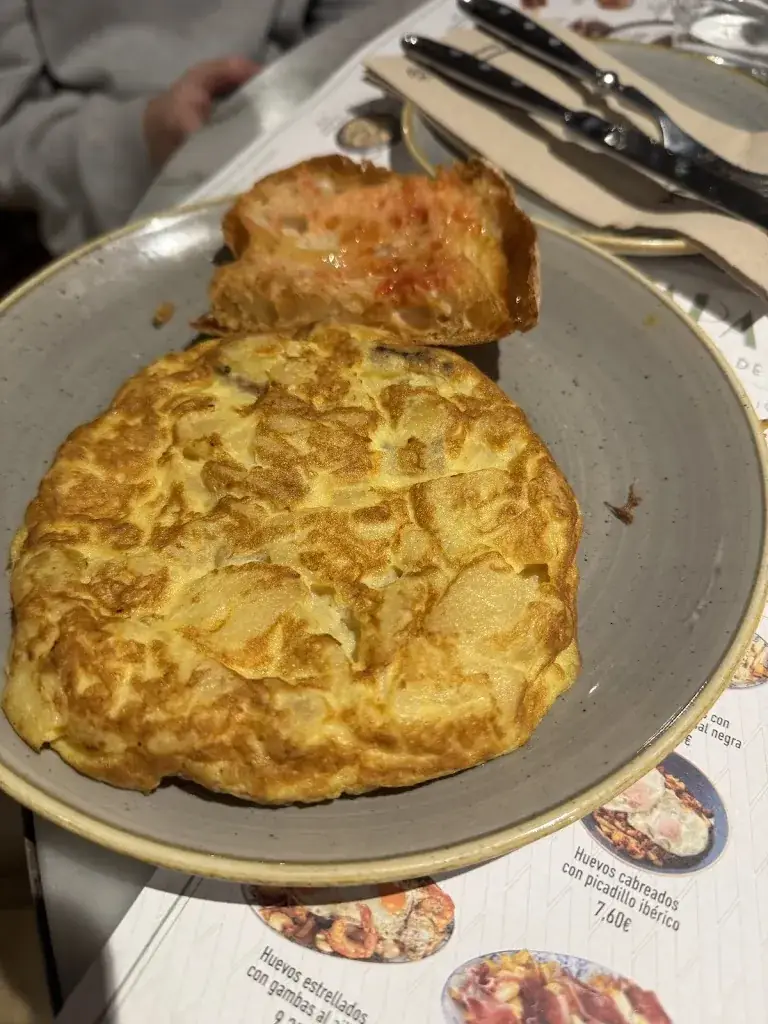 Yuval Sikorsky_Tapa Tapa Arenal_Rum_review