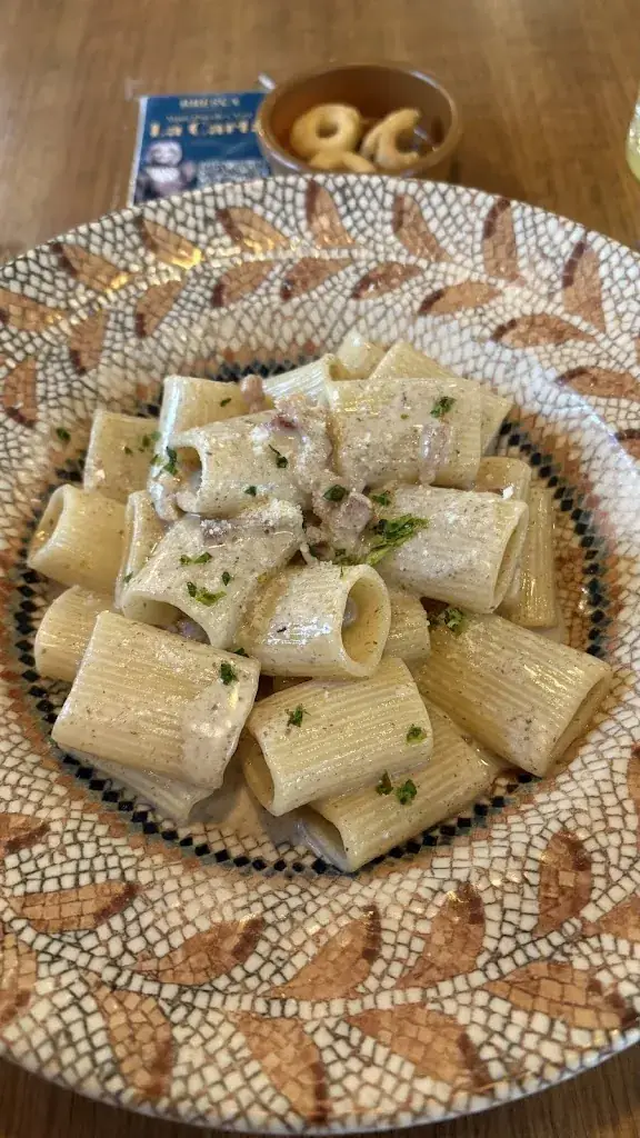 Tassinee J_Bresca_Rum_avis