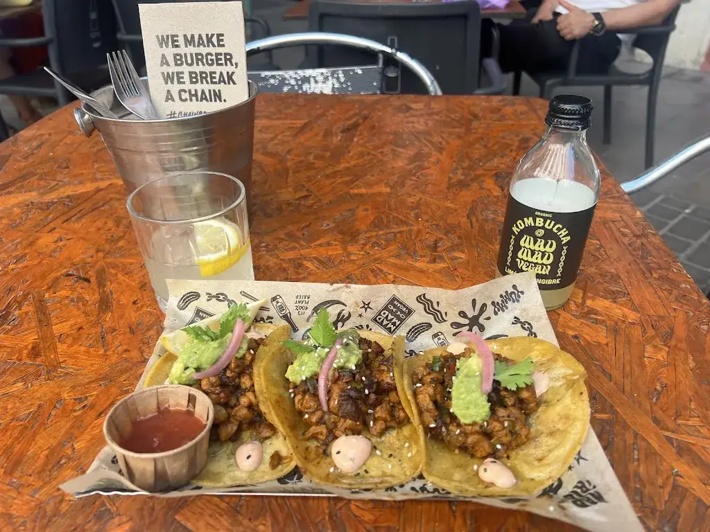 Carissa Anderson_Mad Mad Vegan_Rum_review