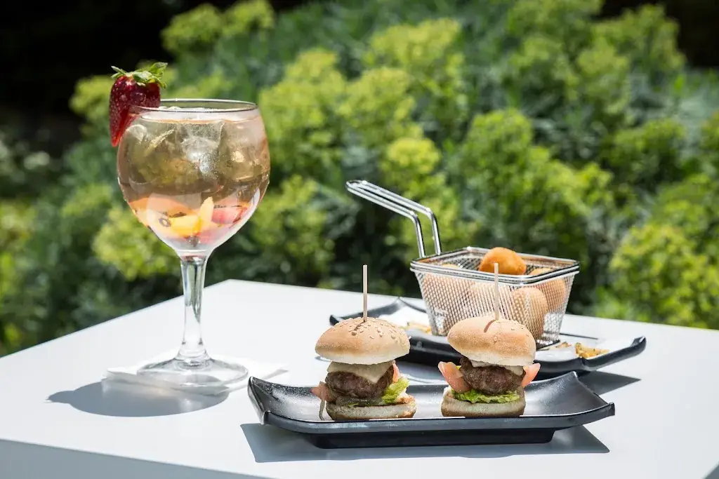 Terraza Central Garden | Hotel Colón Madrid_Rum_slider_image_3