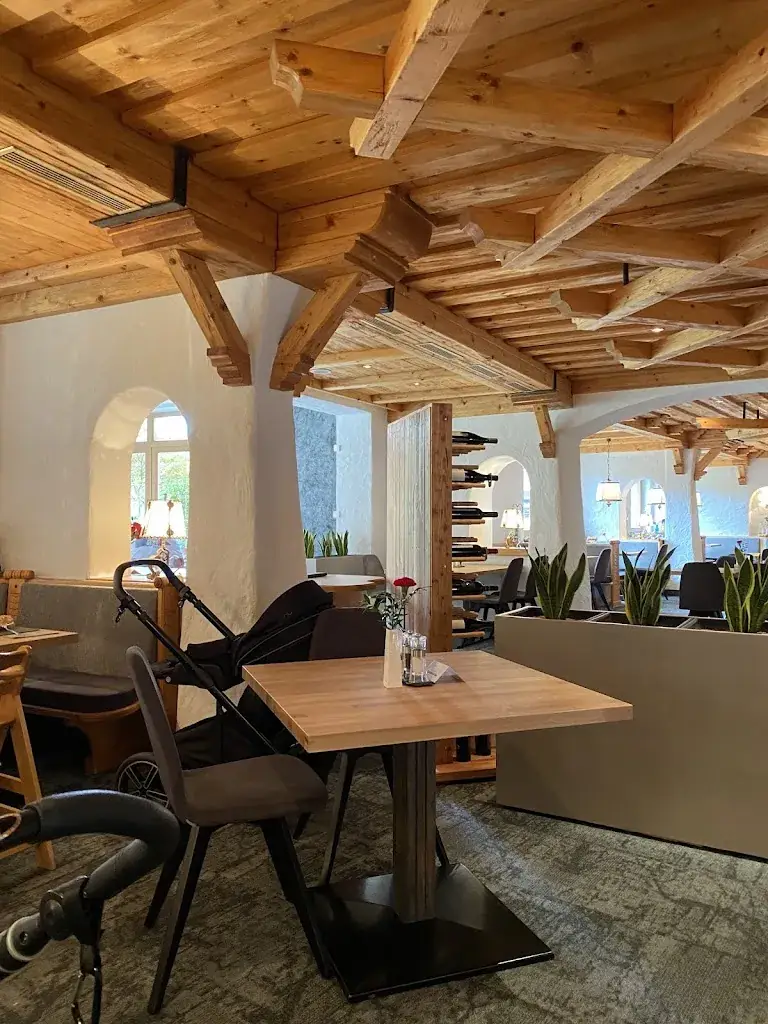 Rojeh Bassal_Dolomiten Residenz Sporthotel Sillian_Sillian_review