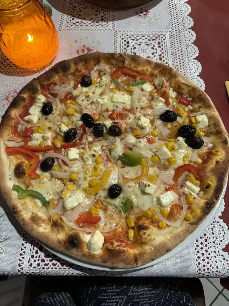 Jasmine Seifert-Simpson_Pizzeria Restaurant Chiaro di Luna_Söll_review