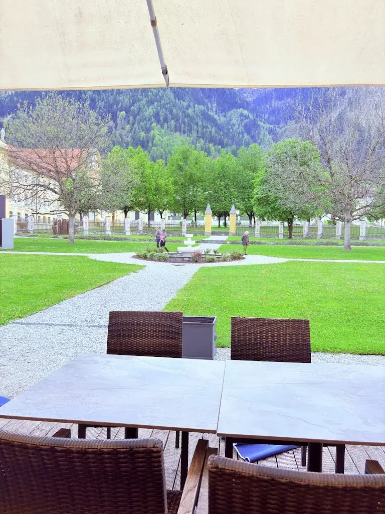 Debbie Sterzinger_Orangerie Stams_Stams_review