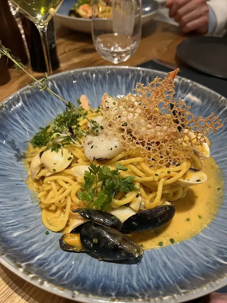 Jakob Scholz_Restaurant Hazienda_St Anton am Arlberg_avis