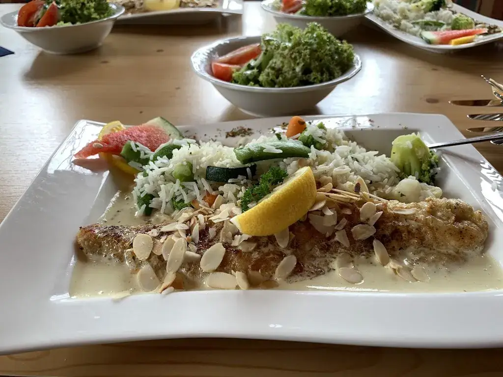 Hoang Tung Dinh_Cafe-Restaurant Jamdo_Stanzach_recensione