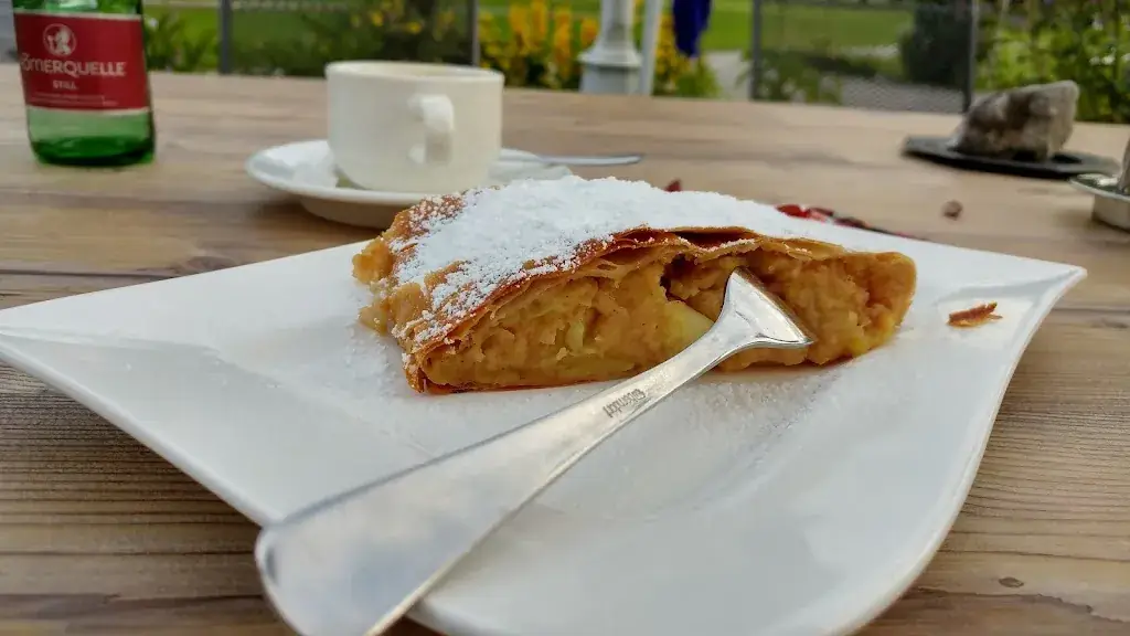 Cafe-Restaurant Jamdo_Stanzach_slider_image_3