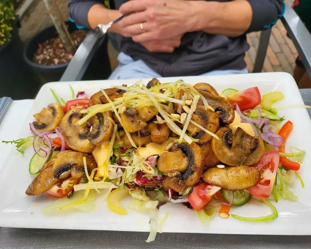 Matt Sutton_La Maison du Steeg_Steeg_recensione