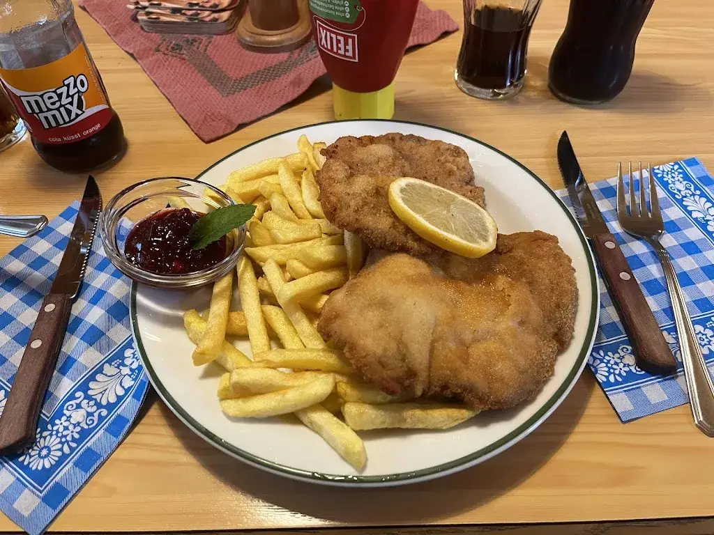 Tereza Bezkorovaina_Hauser´s Bauernladen & Imbissstube_Steeg_review