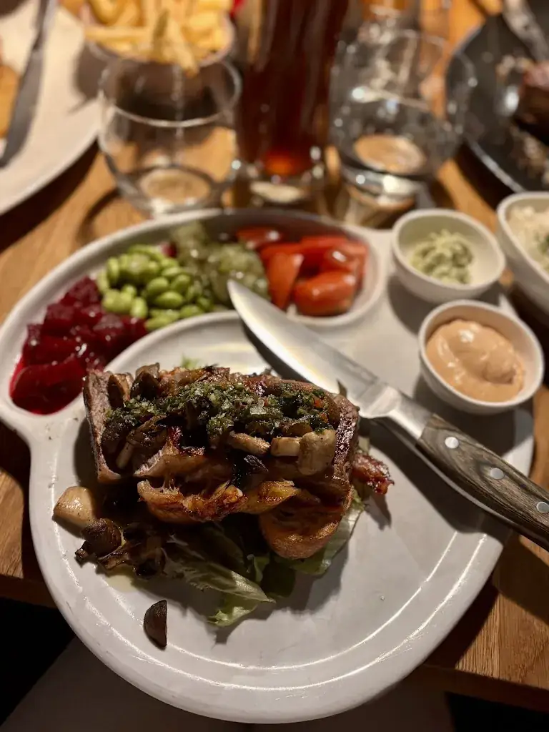 Milena Dimitrijevic_CORSO Restaurant – Pizzeria – Bar_Sölden_avis