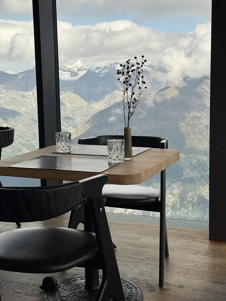 Restaurant ice Q_Sölden_slider_image_3