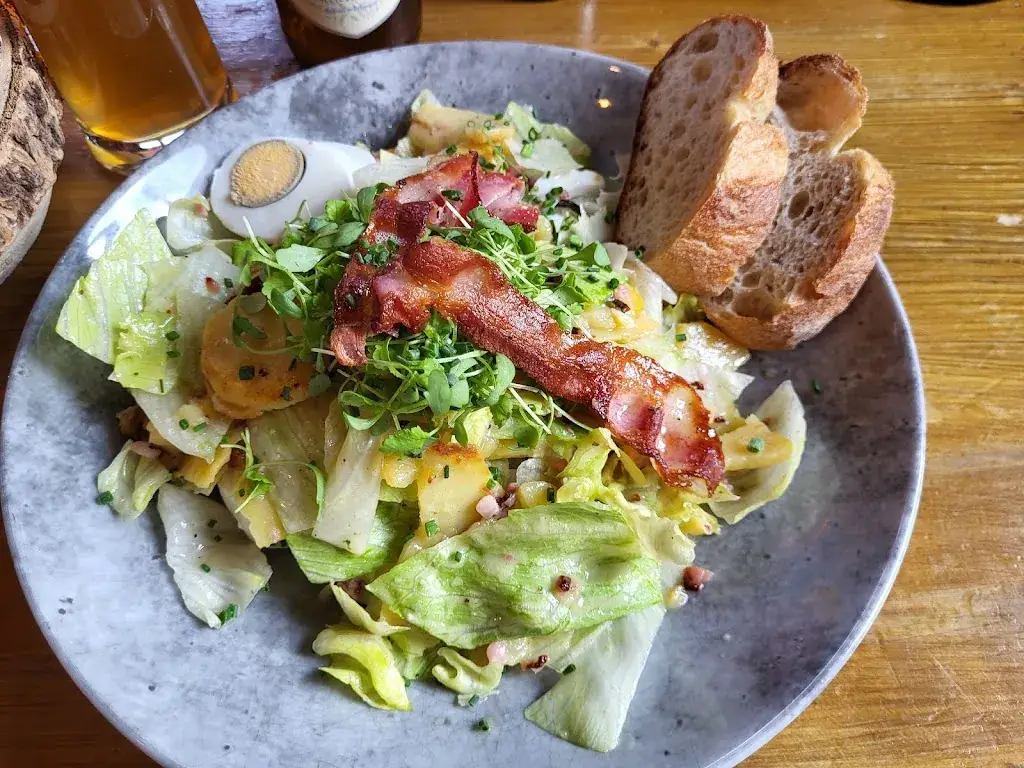 Sebastiaan Elsholz_Annemaries Hühnersteign_Sölden_recensione